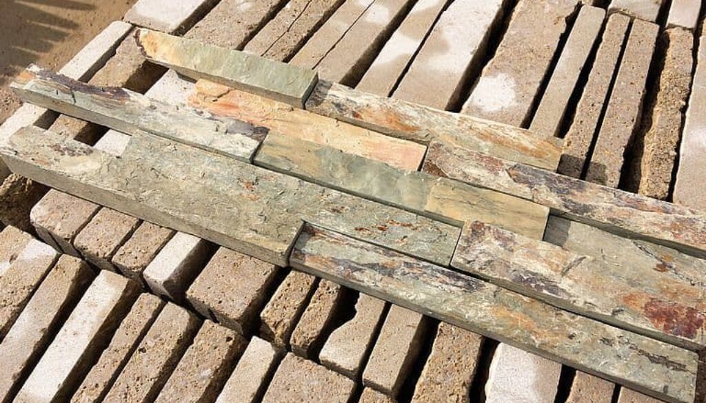 Pierre de Taza éclaté